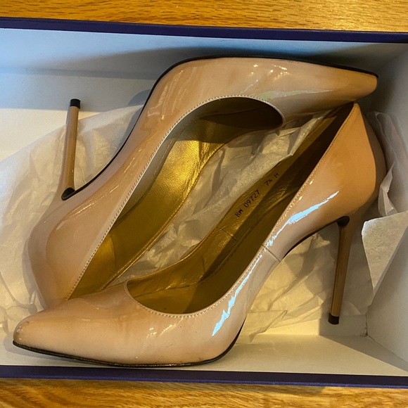STUART WEITZMAN PATENT LEATHER NUDE PUMPS WORN ONCE - Picture 13 of 13
